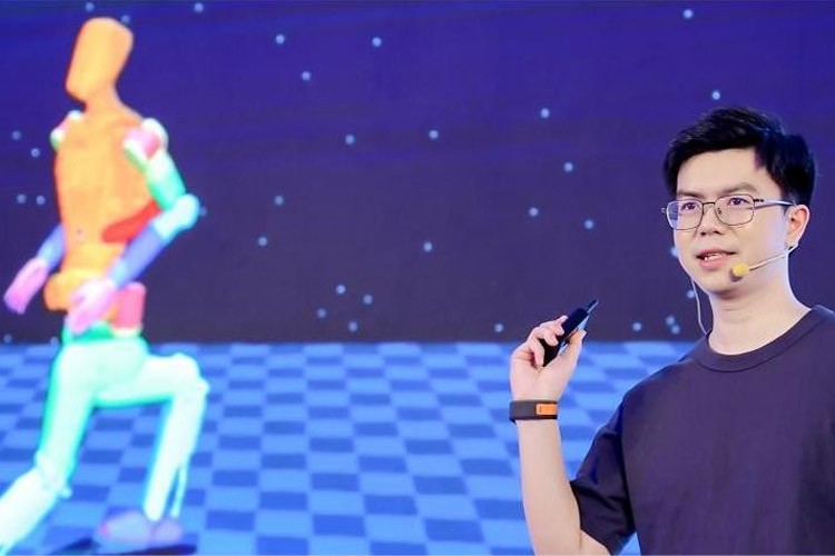 天才少年稚晖君j9国际站机器人走路进场！AI模型做大脑，目标售价20万以内